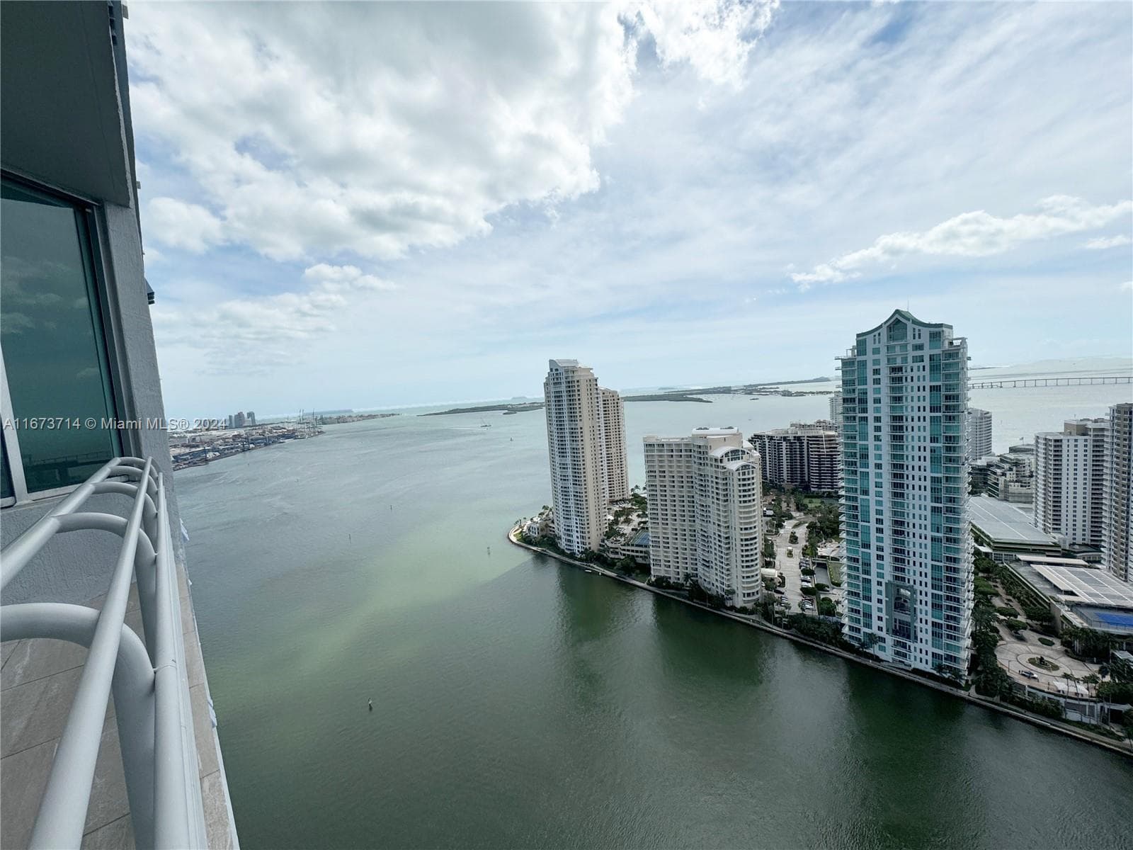One Miami Unit 19 condo sold at 325 S Biscayne Blvd # 19, Miami FL 33131