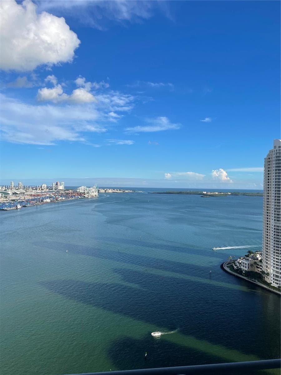 One Miami Unit 3526 condo rented at 325 S Biscayne Blvd # 3526, Miami FL 33131