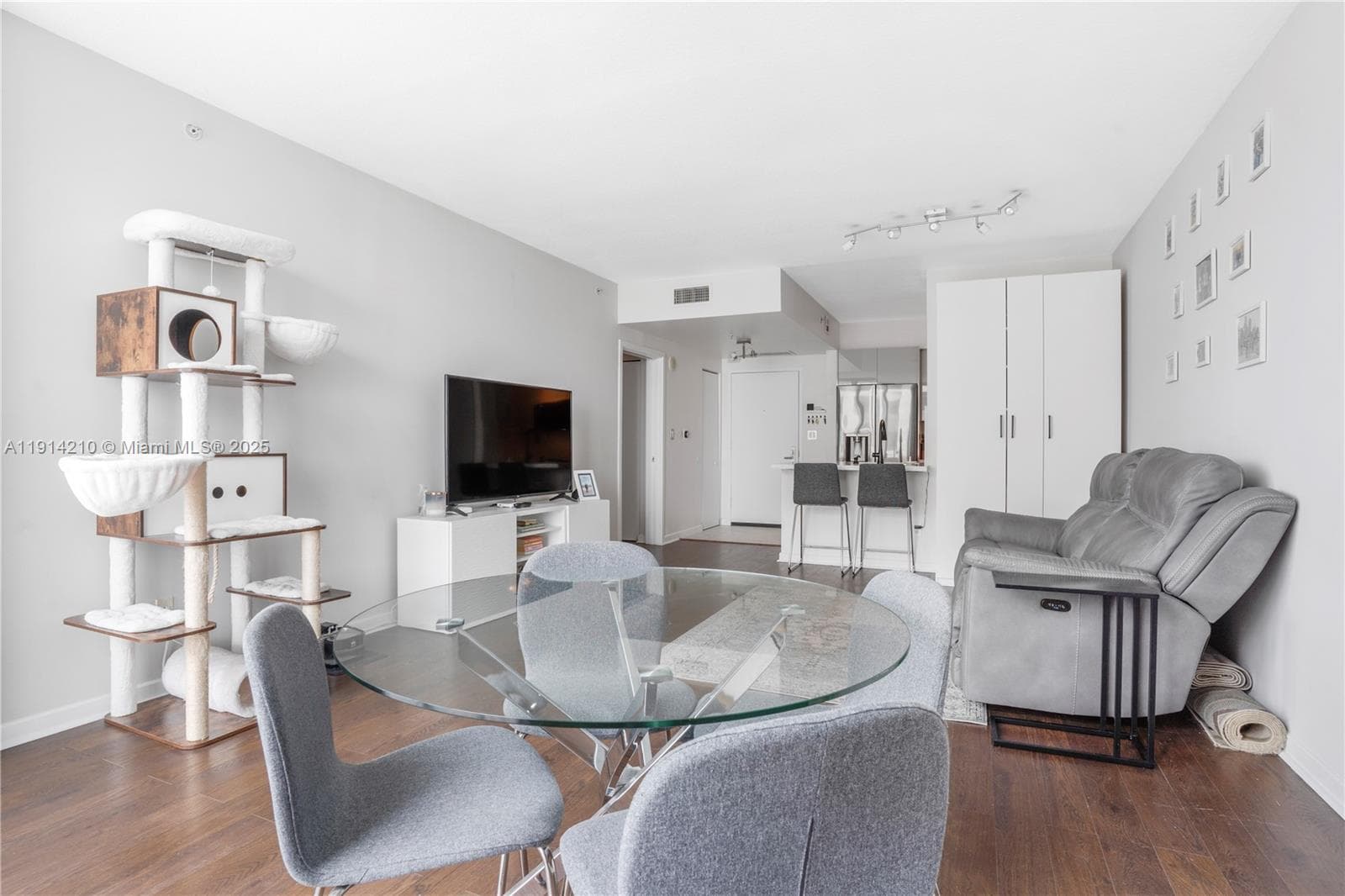 One Miami Unit 3402 condo rented at 335 S Biscayne Blvd # 3402, Miami FL 33131