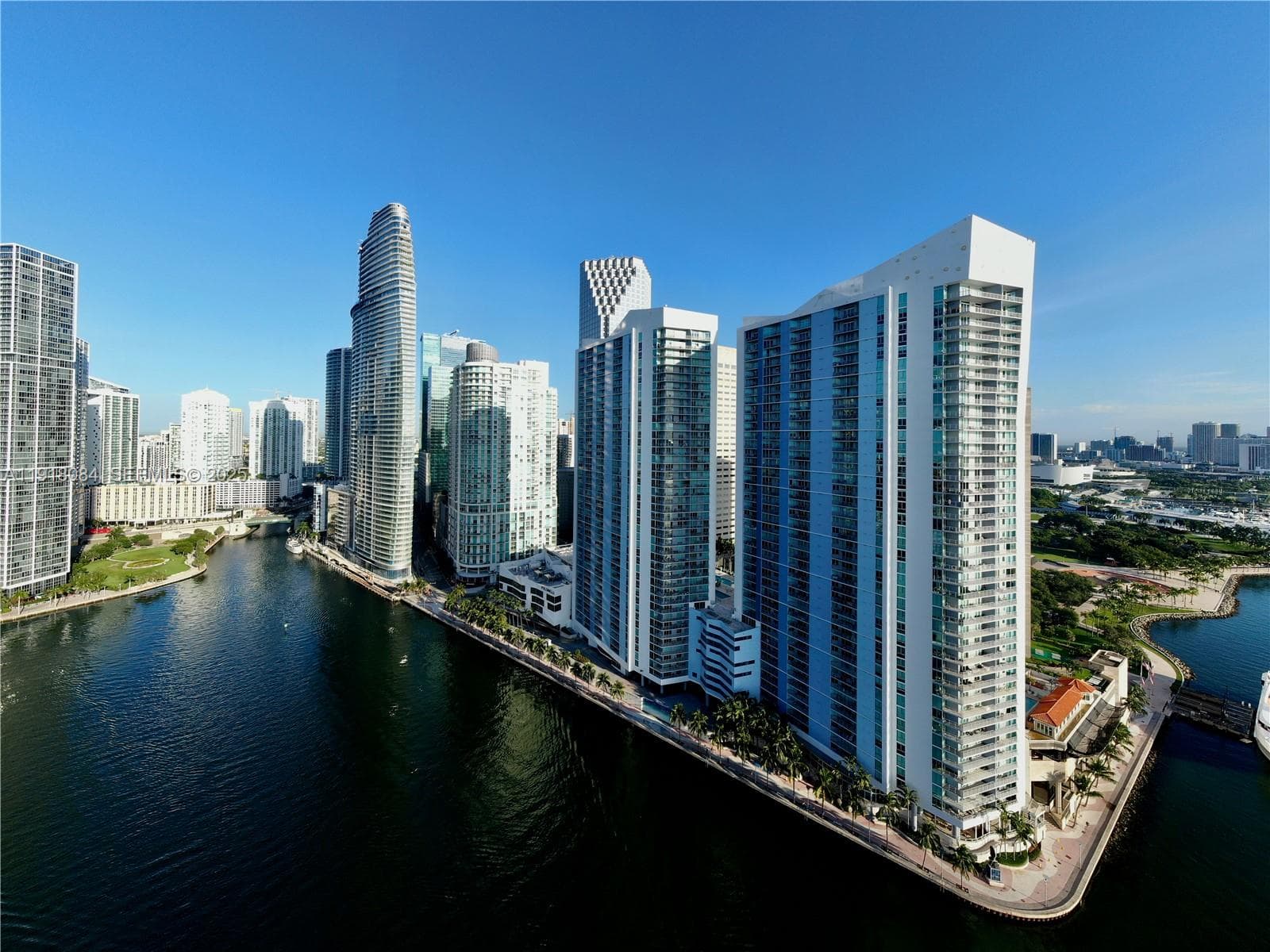 One Miami Unit 921 condo rented at 325 S Biscayne Blvd # 921, Miami FL 33131