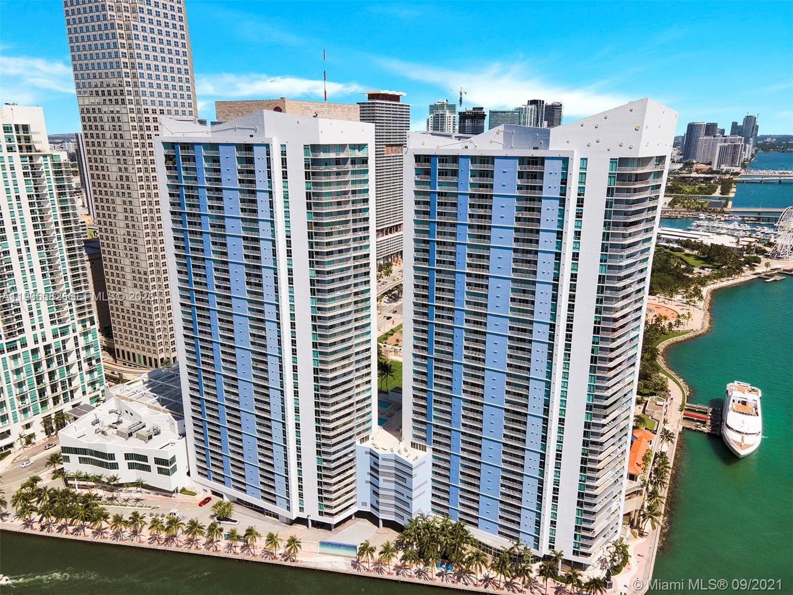 One Miami Unit 3221 condo rented at 325 S Biscayne Blvd # 3221, Miami FL 33131