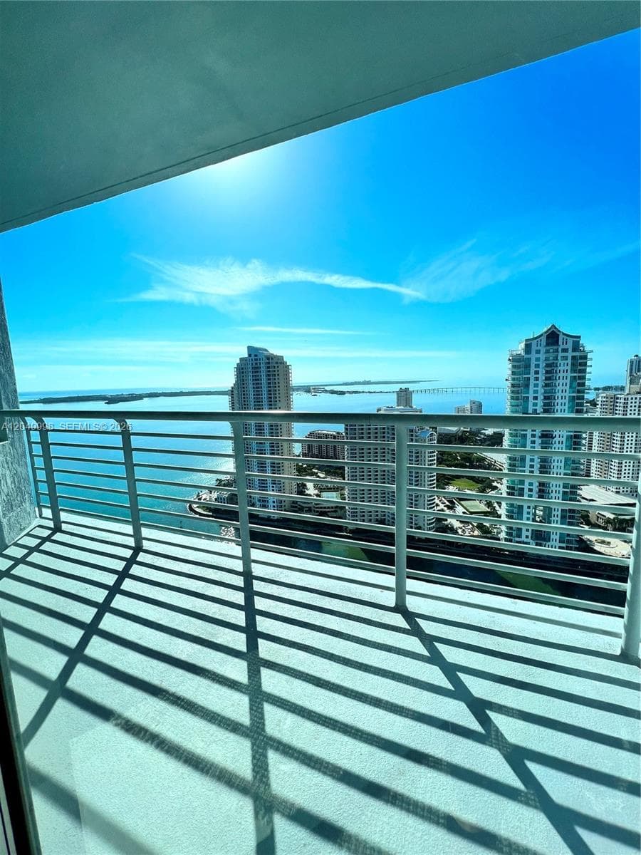 One Miami Unit 4207 condo pending at 335 S Biscayne Blvd # 4207, Miami FL 33131