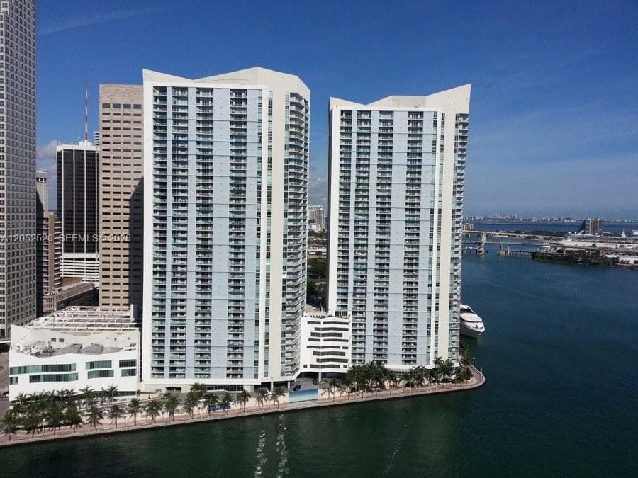 One Miami Unit 3507 condo pending at 335 S Biscayne Blvd # 3507, Miami FL 33131